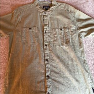 Patagonia green Short Sleeve Button-Up Shirt